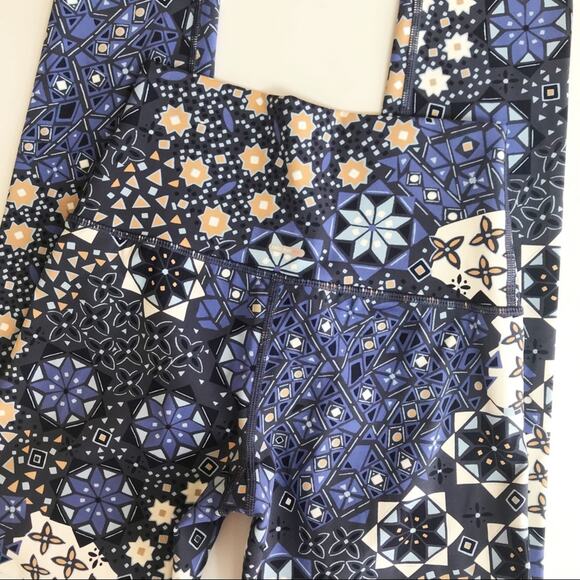 AERIE Print 7/8 Leggings Yoga Workout - Picture 3 of 6